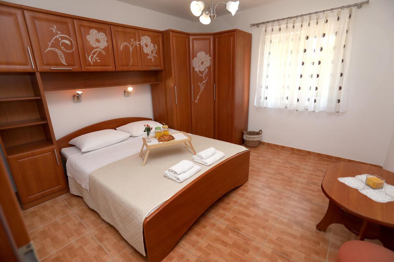 Vila Kuzmanic Trogir Exterior photo